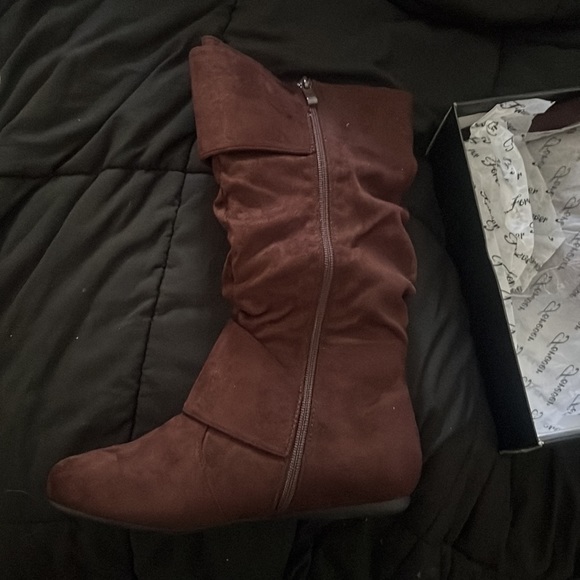 Brown boots super cute not used by forever - Picture 2 of 3